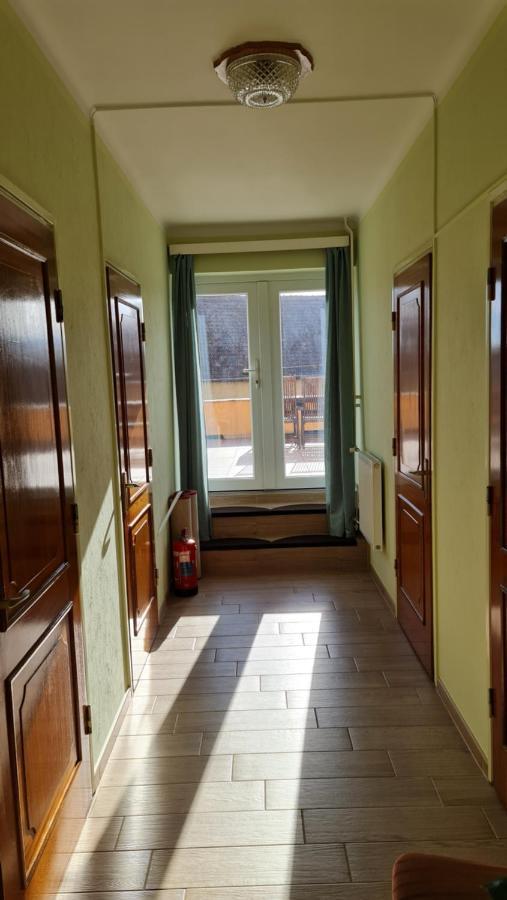 Hotel Oazis Panzio Kiskunfélegyháza Exterior foto